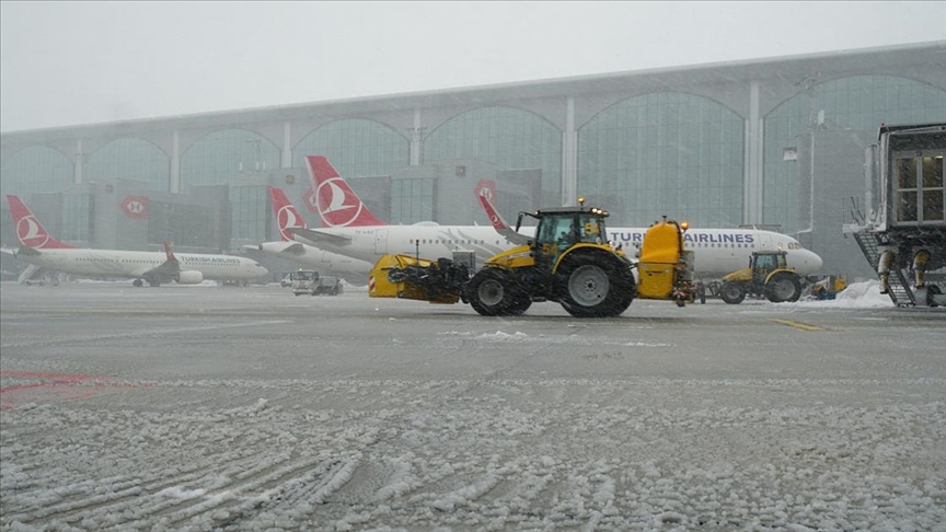 İstanbul Havalimanı'nda uçuşlar kesintisiz devam ediyor
