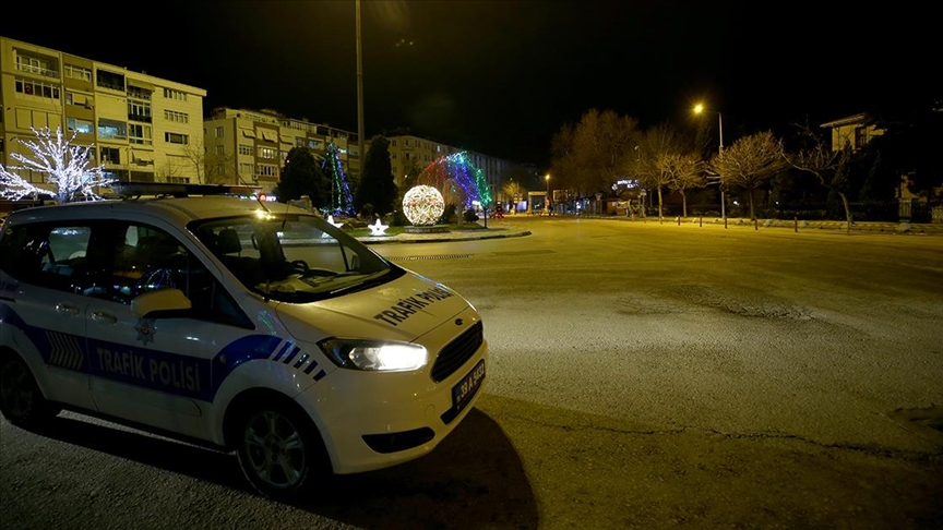 Hafta sonu uygulanacak sokağa çıkma kısıtlaması başladı!