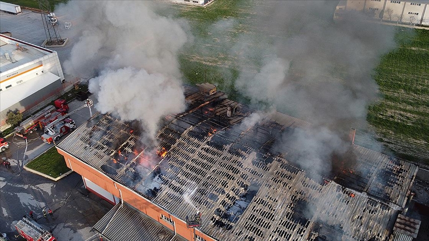 Denizli'de tekstil fabrikasında yangın çıktı!