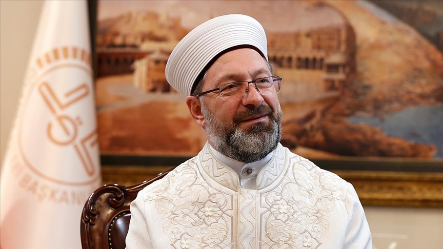 Diyanet İşleri Başkanı Erbaş: Berat Kandili kurtuluş müjdesidir