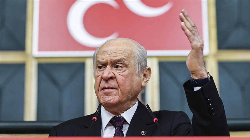 Bahçeli: İbreti alem için 104 emekli amiralin rütbeleri sökülmeli