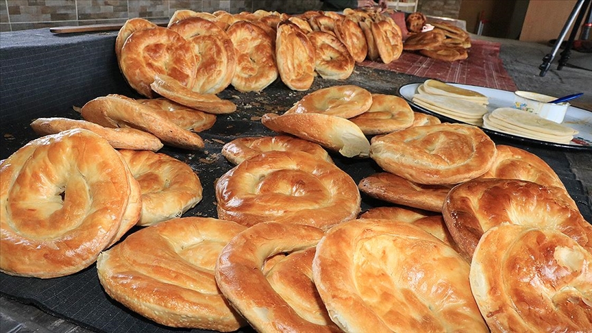 Doğu Anadolu'da sahur sofralarının vazgeçilmez lezzeti: Tandır ketesi