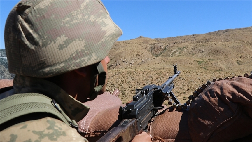 Barış Pınarı bölgesine taciz ateşi açan 4 PKK/YPG’li terörist etkisiz hale getirildi