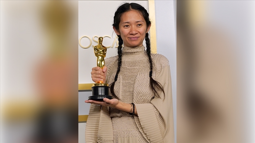 En iyi film Oscar'ını alan 'Nomadland'in yönetmeni Zhao'nun başarısı ülkesinde sansüre uğradı