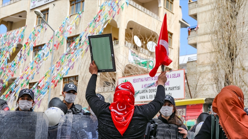 Kandırılarak PKK'ya katılan kadınlara HDP'nin aracılık ettiği ortaya çıktı!