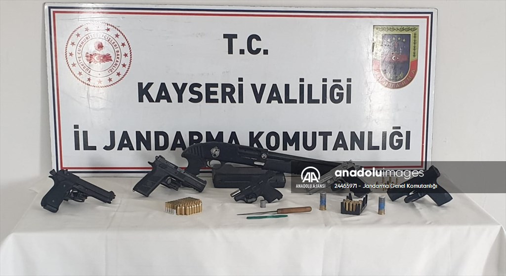 Kayseri'de silah kaçakçılığı operasyonunda 9 kişi yakalandı