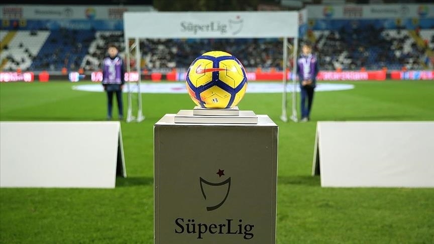 Süper Lig'de şampiyon ve küme düşenler yarın belli olabilir