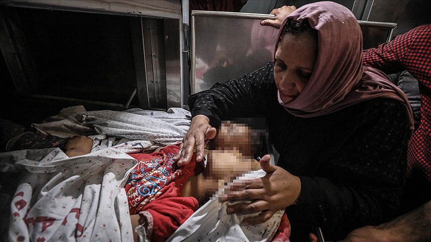 Filistin Sağlık Bakanlığı: İsrail saldırılarında 10'u çocuk 28 Filistinli şehit edildi