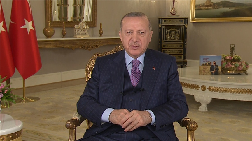 Erdoğan: "Bayram sonrasında kontrollü bir şekilde normalleşme adımlarını atıyoruz"
