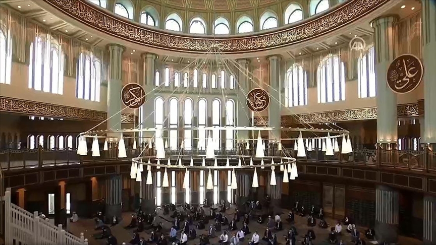 Taksim Camisi ibadete açılıyor