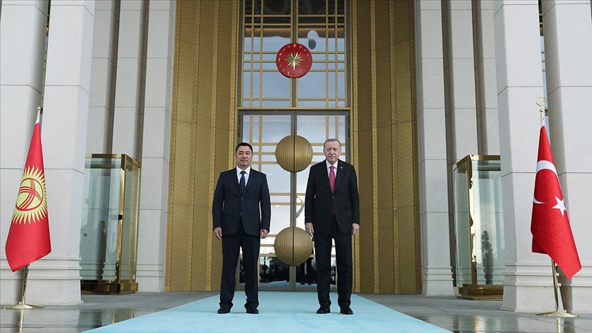 Kırgızistan Cumhurbaşkanı Caparov Türkiye'de..