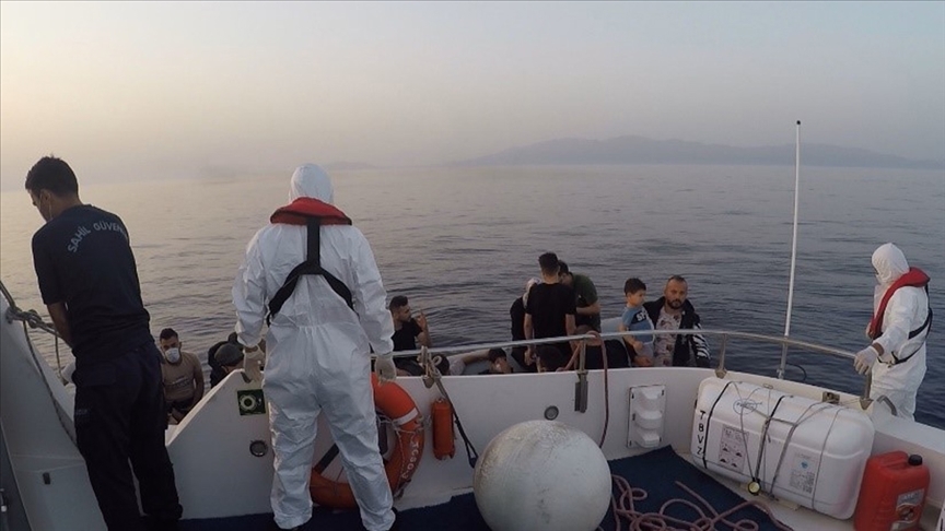 Türkiye yılın ilk yarısında geri itilen ve denizde mahsur kalan 5 bin 693 düzensiz göçmeni kurtardı