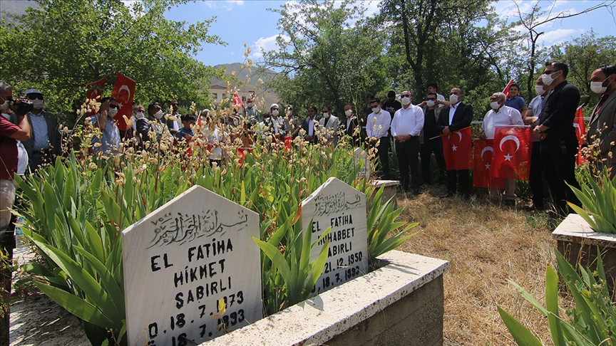 Van'da Sündüz Yaylası'nda şehit edilen 24 kişi törenle anıldı