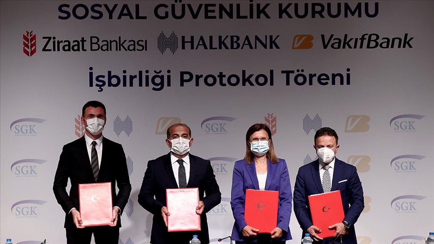 SGK ile 3 banka arasında, emekli olabilecek sigortalılara yönelik 'kredi iş birliği protokolü' imzalandı