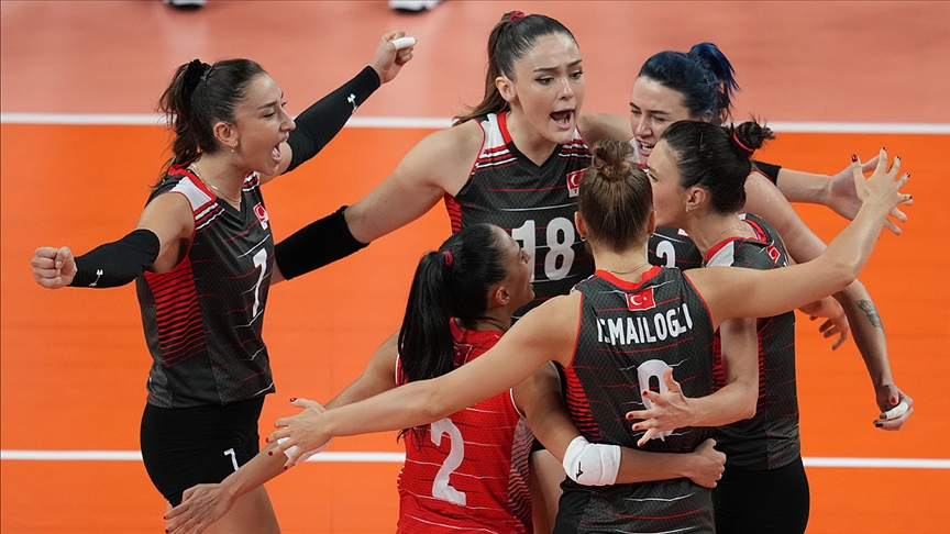 A Milli Kadın Voleybol Takımı Olimpiyat Oyunları'nda B Grubu'ndaki son maçında Rusya Olimpiyat Komitesi'ni yendi