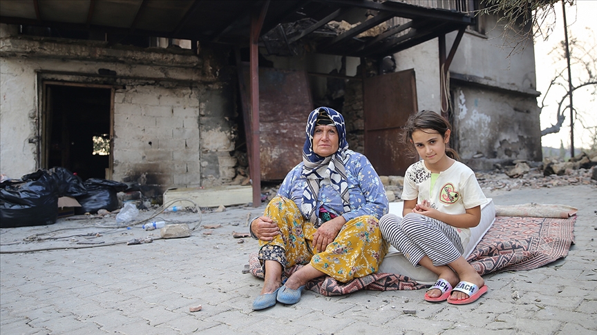 Manavgat'taki yangında evleri zarar görenler, alevler arasından kurtarılma anlarını anlattı
