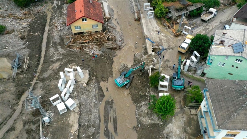 Karadeniz'deki sel felaketinde can kaybı 77'ye yükseldi