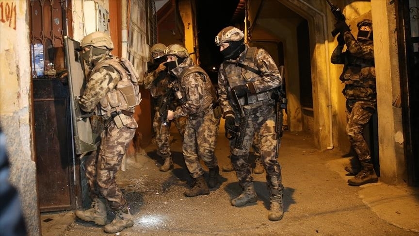 Mersin'de terör örgütü DEAŞ operasyonunda 7 şüpheli yakalandı