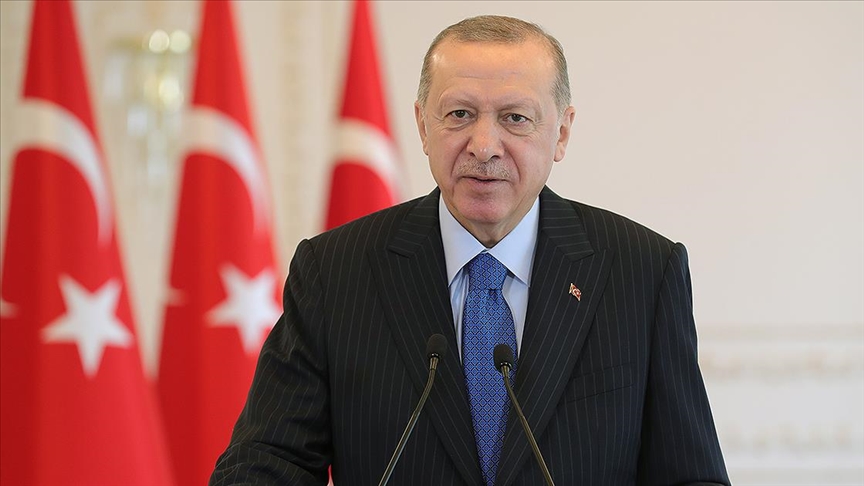 Cumhurbaşkanı Erdoğan: Orta Vadeli Program büyük ve güçlü Türkiye'nin inşası yolunda önemli bir adım