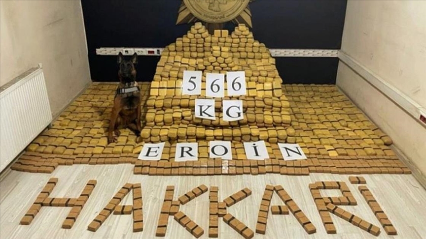 Bakan Soylu Yüksekova'da 566 kilogram eroin ele geçirildiğini bildirdi