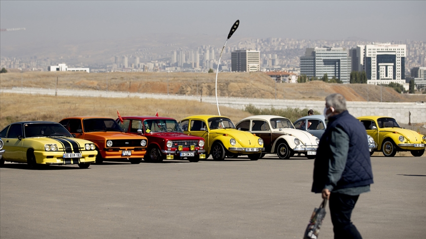 Klasik arabalar Ankara'da buluştu!