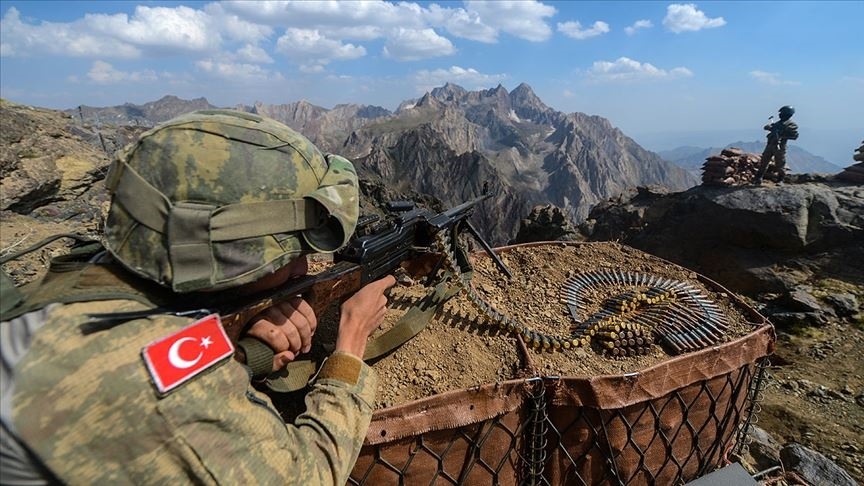 Pençe Yıldırım operasyon bölgesinde 12 PKK'lı terörist etkisiz hale getirildi