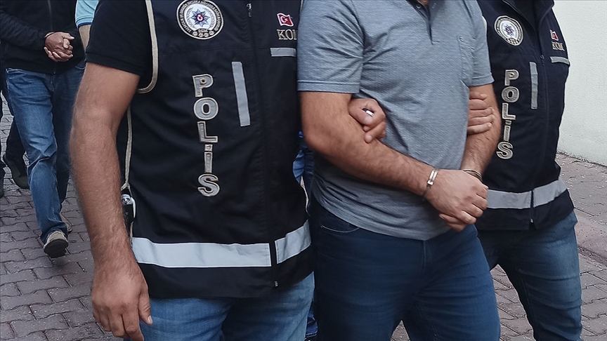 İstanbul'daki FETÖ operasyonunda 20 şüpheli yakalandı