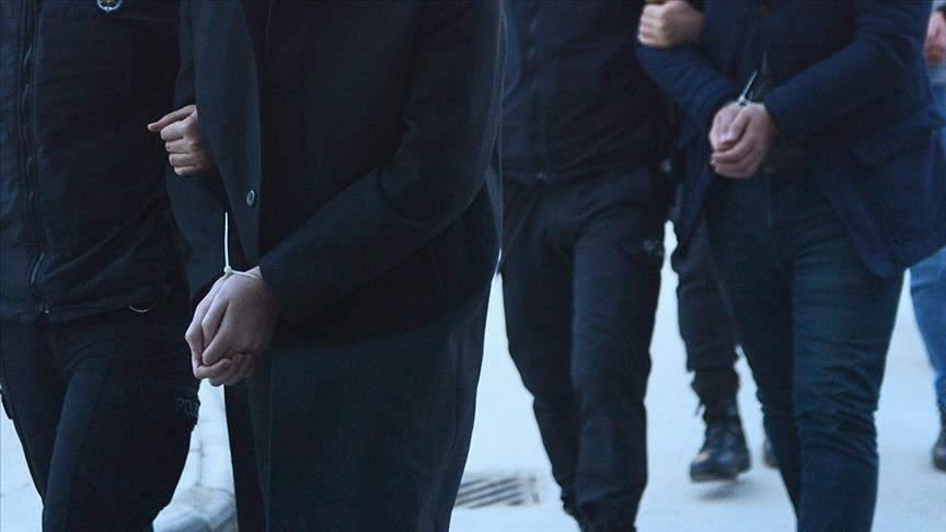 Balıkesir merkezli FETÖ operasyonunda 15 zanlı yakalandı