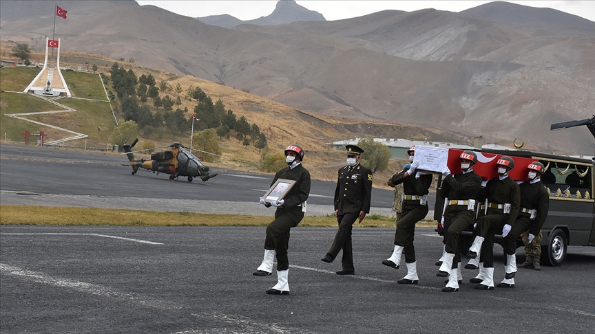 Hakkari'de şehit asker için tören düzenlendi