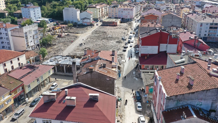 Selde zarar gören Kastamonu yollarında yenileme çalışmaları sürüyor