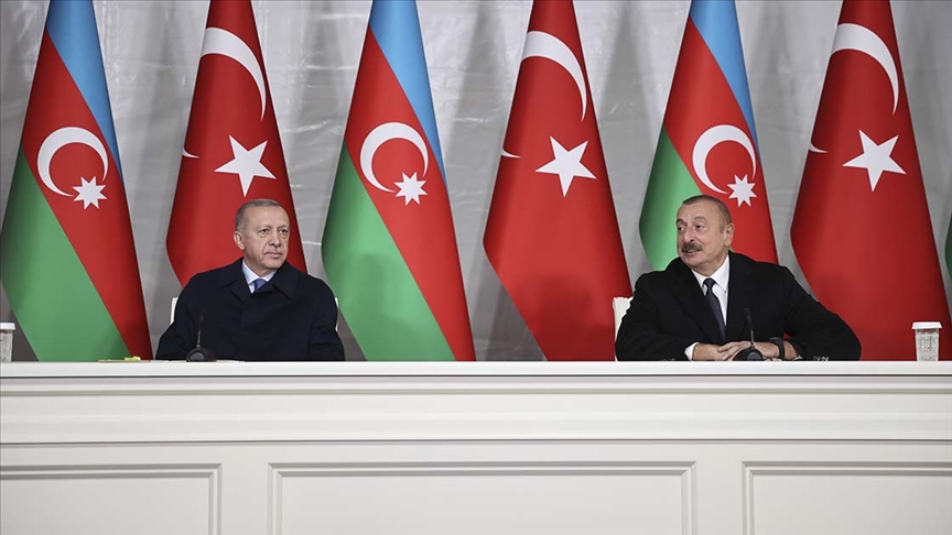 Cumhurbaşkanı Erdoğan helikopter kazası şehitleri için Aliyev'e başsağlığı diledi