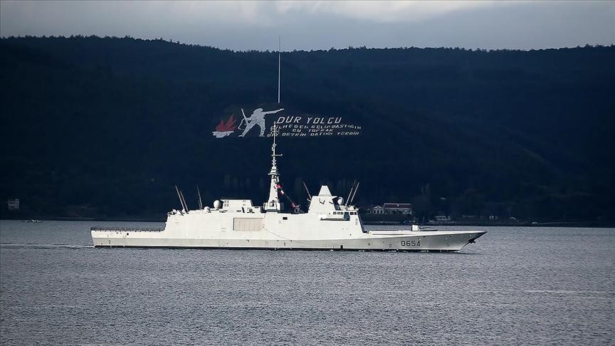 Fransız askeri gemisi Çanakkale Boğazı'ndan geçti!