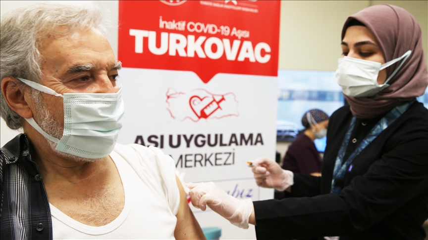 Yerli Kovid-19 aşısı olan TURKOVAC'ın şehir hastanelerinde uygulanmasına başlandı