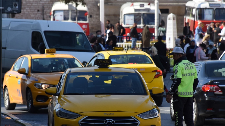 İstanbul'da yılbaşı tedbirleri kapsamında bazı caddeler trafiğe kapatılacak