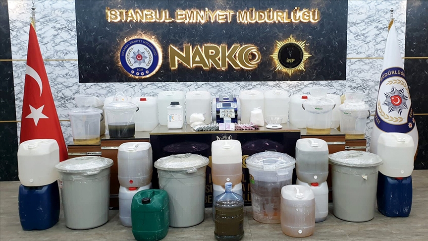 İstanbul'da 553 kilo 800 gram metamfetamin ele geçirildi