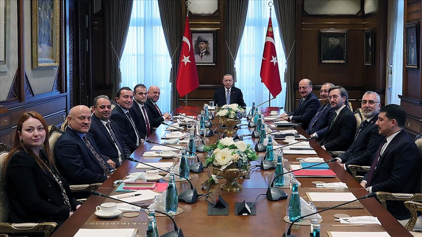 Cumhurbaşkanı Erdoğan, Bakan Bilgin ve Hak-İş heyetini kabul etti