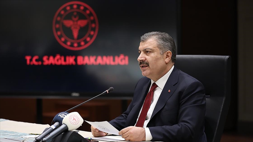 Sağlık Bakanı Koca: Pozitif vakaların karantina süresi 7 gün olarak belirlenmiştir