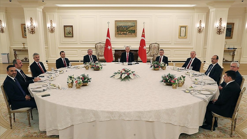 Cumhurbaşkanı Erdoğan, yasama, yürütme ve yargı organları temsilcileriyle yemekte bir araya geldi