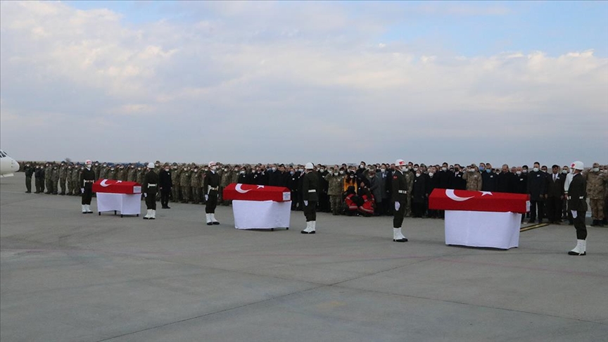 Akçakale sınır hattında şehit olan askerler törenle memleketlerine uğurlandı