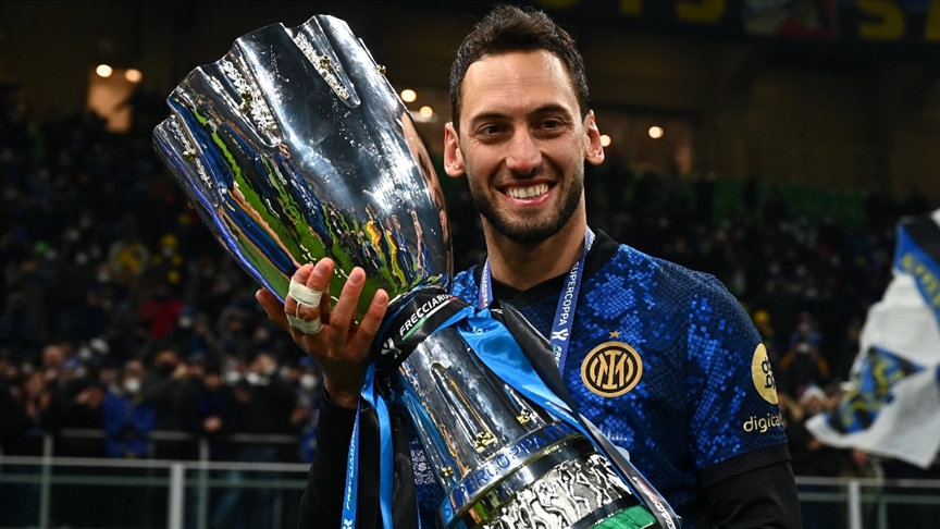 Inter'de Hakan Çalhanoğlu aralık ayının en iyi oyuncusu seçildi