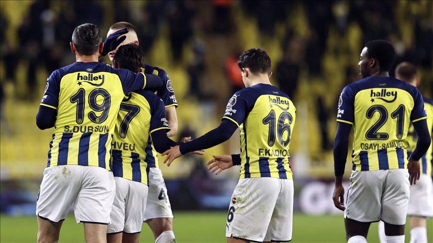 Fenerbahçe geriden gelerek kazandı!