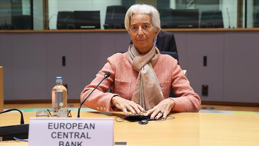 Lagarde: Enflasyon 2022'de kademeli olarak gerileyecek!