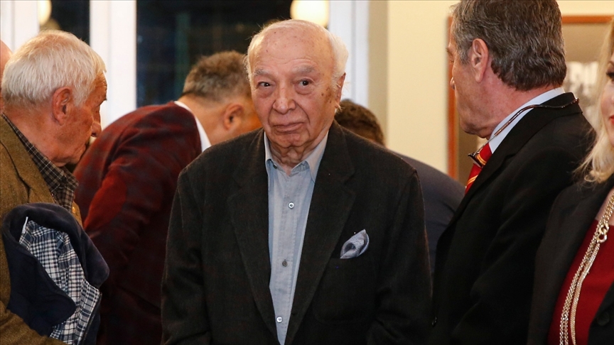 Galatasaray Kulübü'nün eski başkanı Selahattin Beyazıt vefat etti