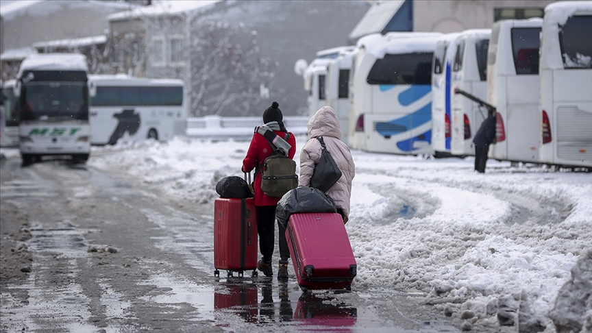 İstanbul'da Esenler, Harem ve tüm cep otogarlardaki çıkışlar yarın sabaha kadar durduruldu