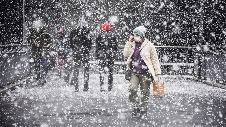 İstanbul'da bu gece ve yarın için yoğun kar yağışı uyarısı