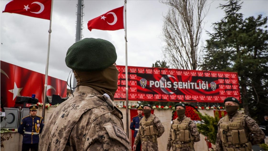 Şehit polisler, Cebeci Şehitliği'nde düzenlenen törenle anıldı