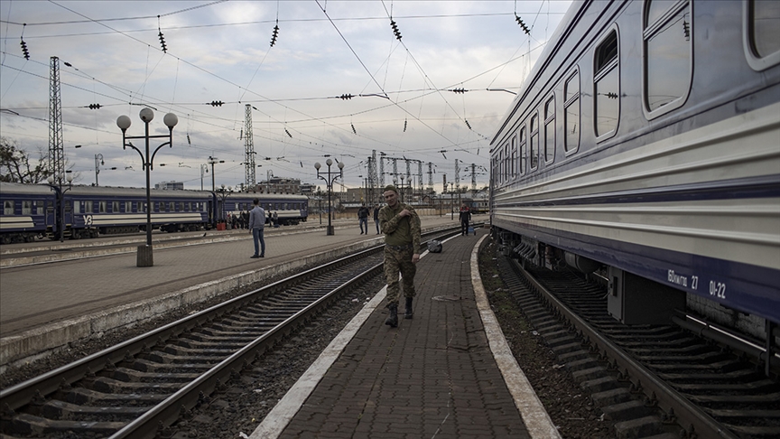 Rusya: Ukrayna'da tren istasyonundaki taburu 'Kalibr' füzeleriyle vurduk