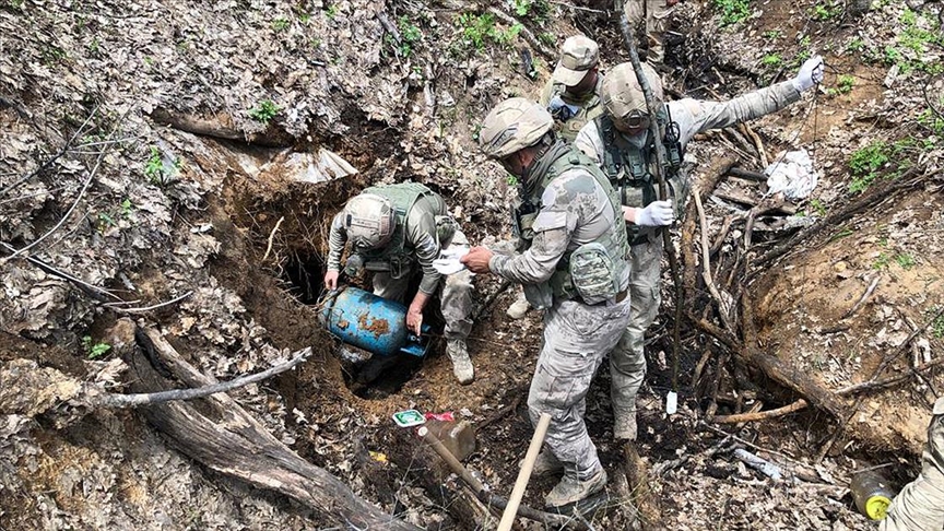 Tunceli'deki Eren Abluka-7 Operasyonu'nda 2 sığınak imha edildi