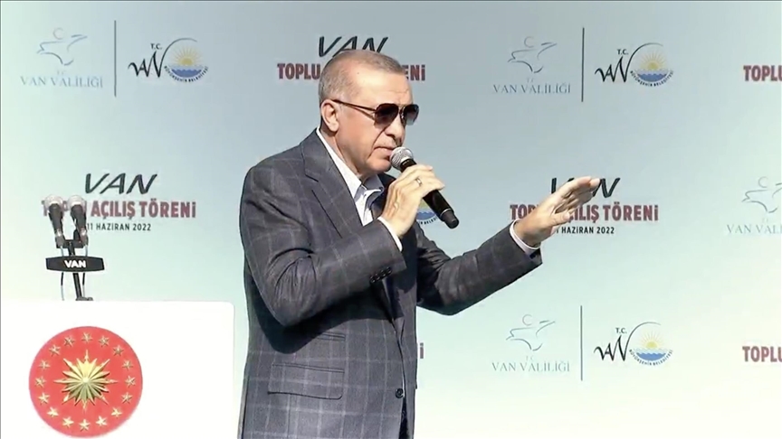Cumhurbaşkanı Erdoğan: Birileri evlatlarınızı dağa götürürken, biz onlara iyi bir gelecek kurma çabası içindeyiz