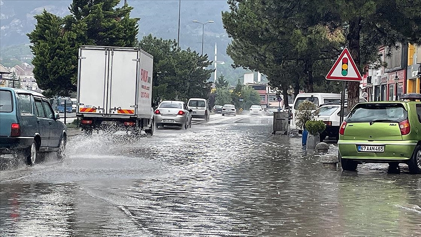 Karabük'te sağanak etkili oldu